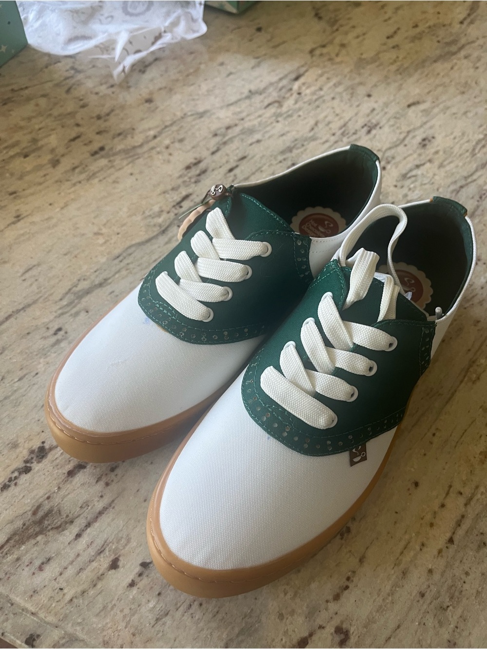 Hot Chocolate Design green saddle casual sneakers
